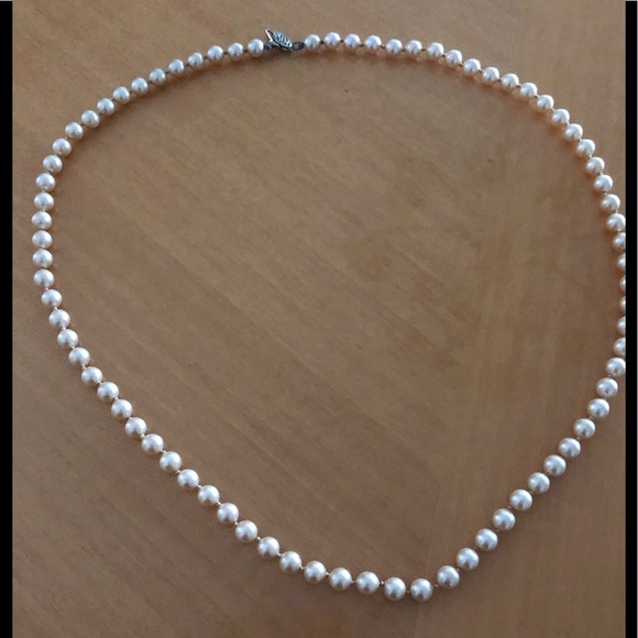 SPECIAL! Any 2 for 20, 3 for 26! Faux pearl ivory  strand, 24 inches undone - Picture 2 of 4